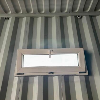Fenêtre basculante pour conteneur maritime 1000 x 400 mm